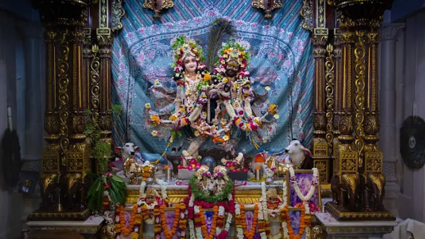 top ashrams in vrindavan for meditation yoga stay