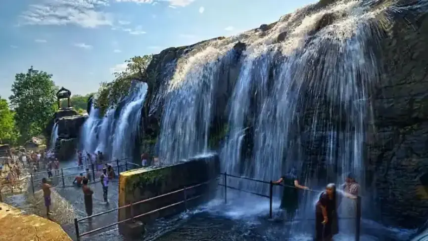 Thirparappu Waterfalls