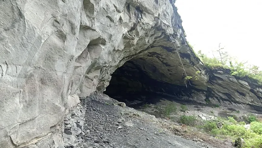 Pukzing Cave