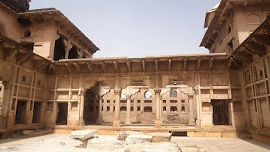 Chhatta Bal Mukund Rai Historical Monument Of The City