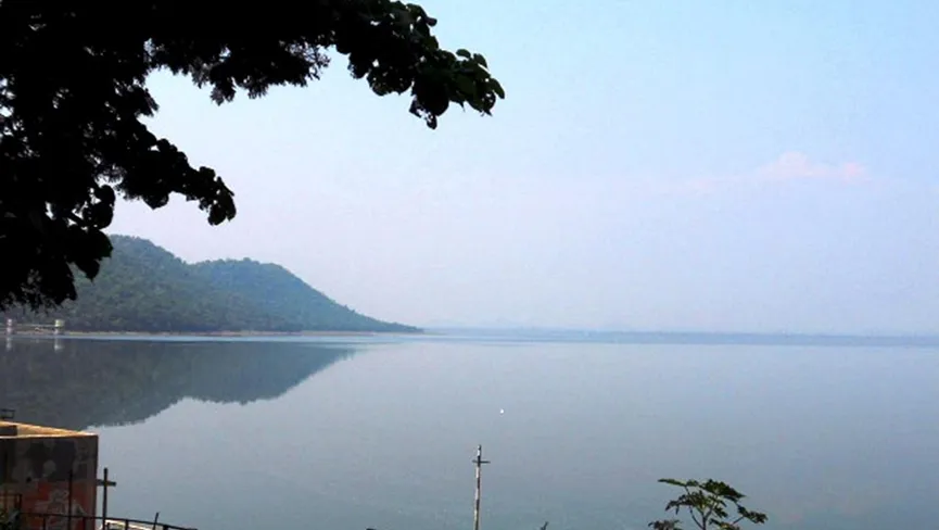 Khindsi Lake