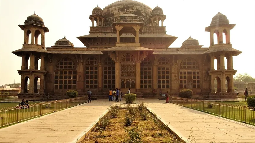 Tomb of Mohammad Ghaus Park