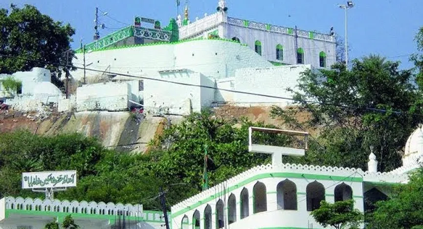 Bada Pahad Dargah